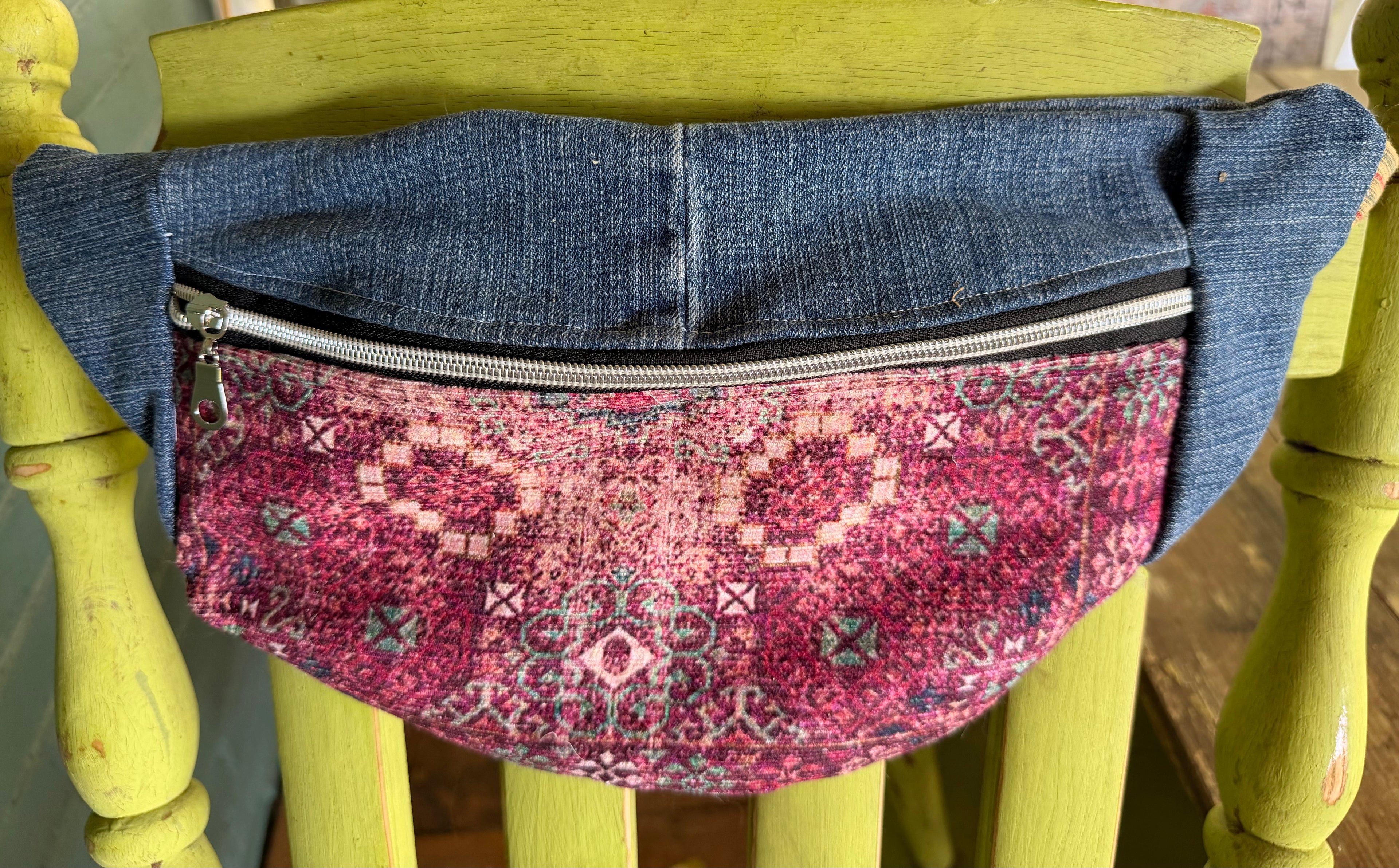 Small bum bag