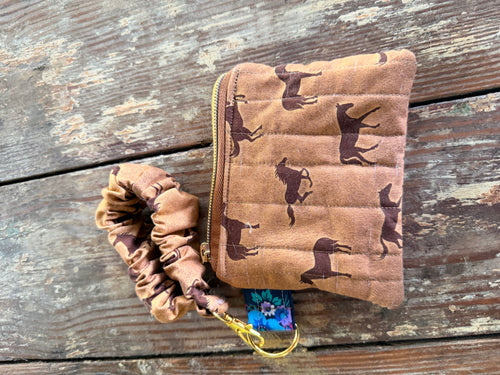 Cute quilted horse print elastic stretchy wristlet